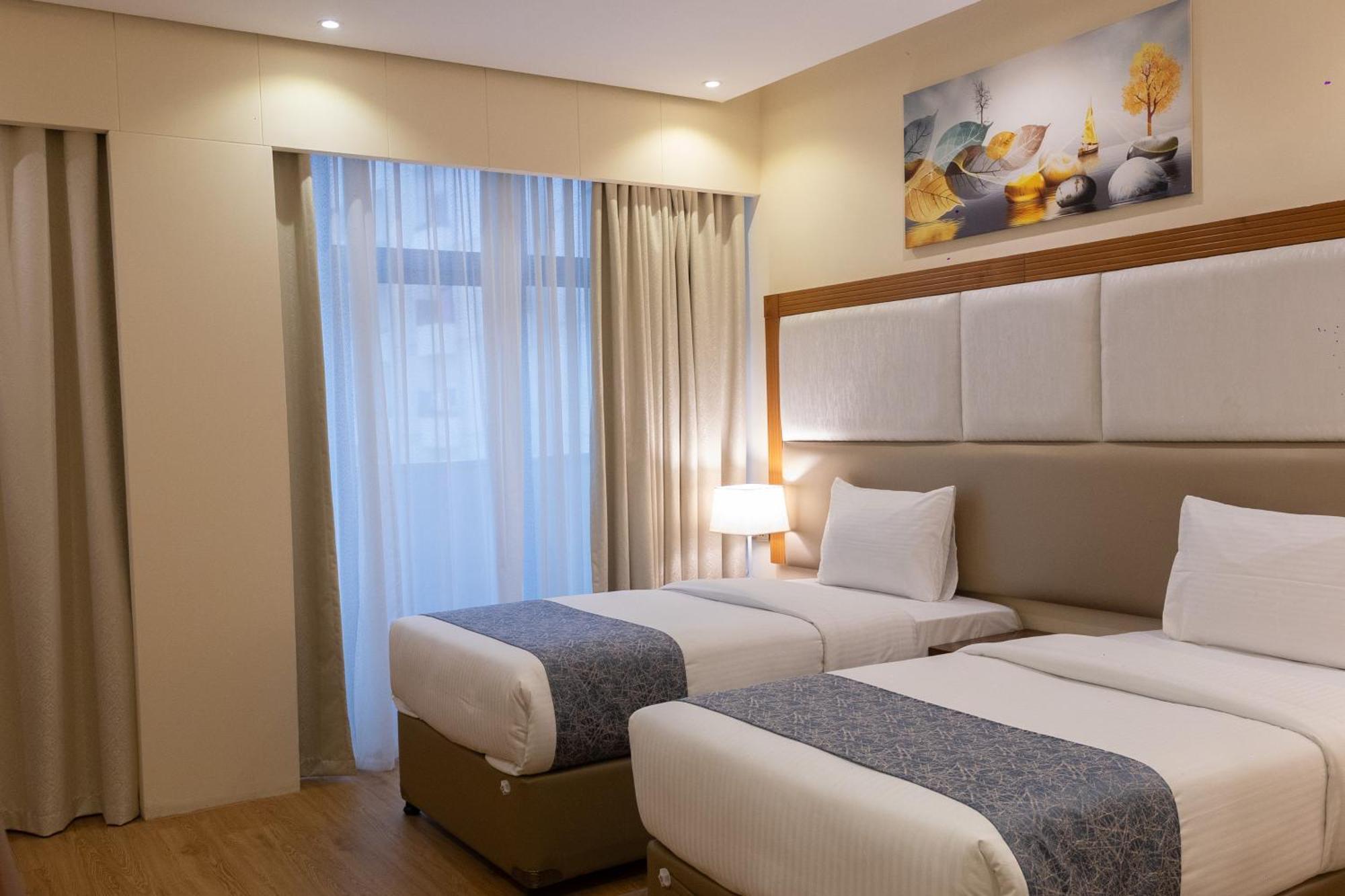 Vendome Plaza Hotel Dubai Exterior foto